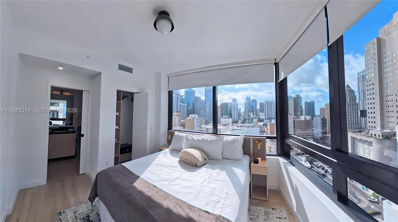 225 N Miami Ave # 1812, Miami FL 33132