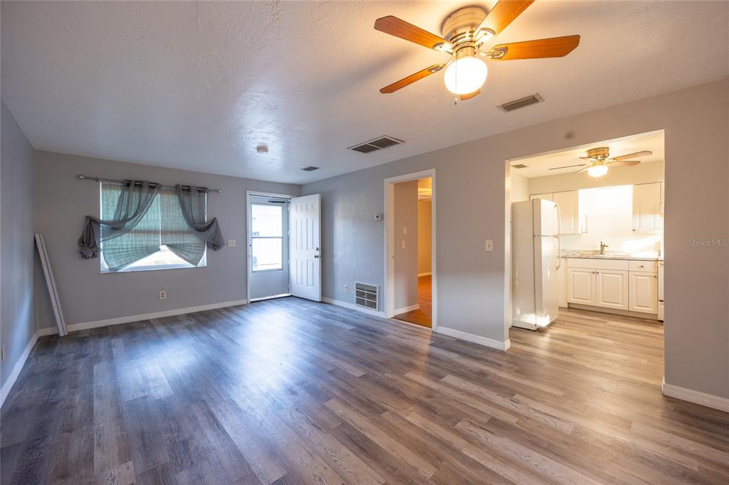 400 S METEOR AVENUE, CLEARWATER, FL — photo 3 of 30
