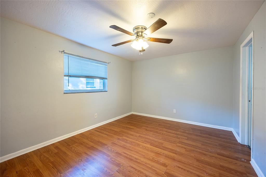 400 S METEOR AVENUE, CLEARWATER, FL — photo 5 of 30