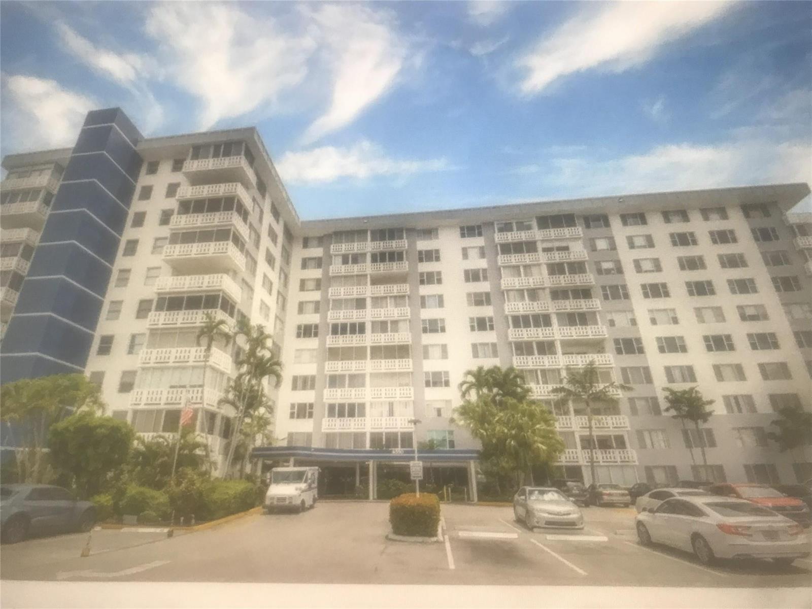 4350 Hillcrest Drive # 704, Hollywood FL 33021