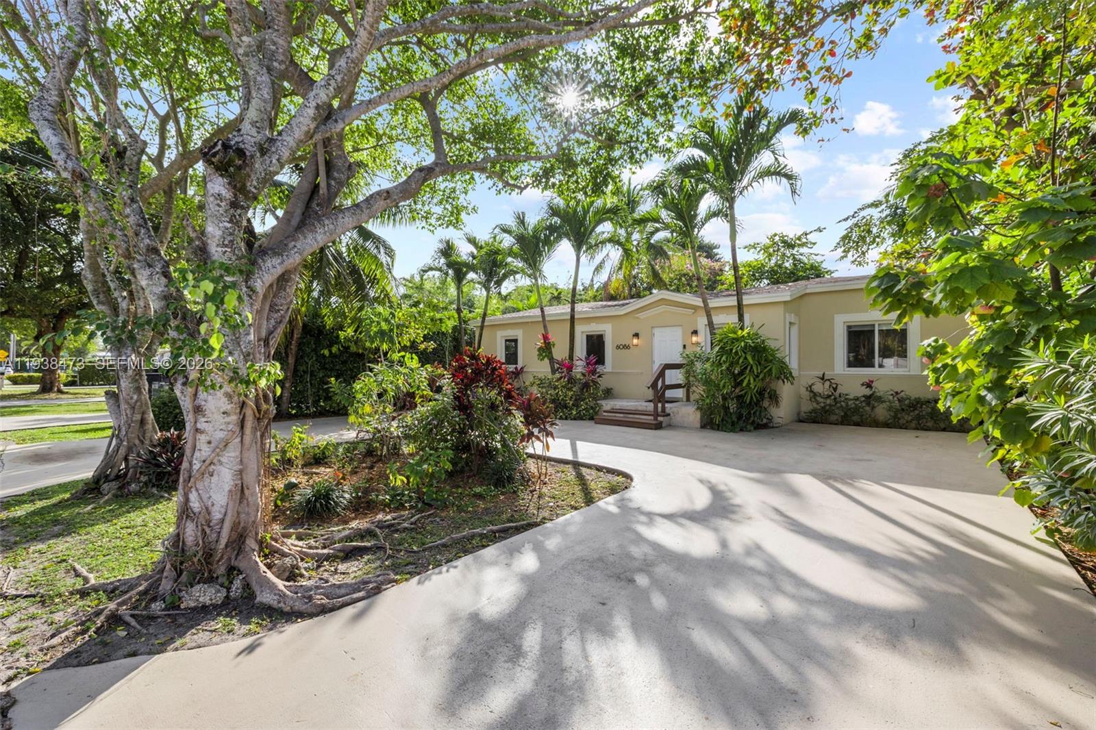 6086 SW 20th St, Miami FL 33155