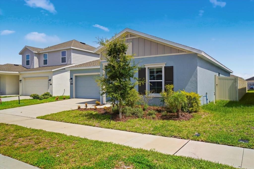 1033 HOLDEN WAY, EAGLE LAKE, FL — photo 3 of 30
