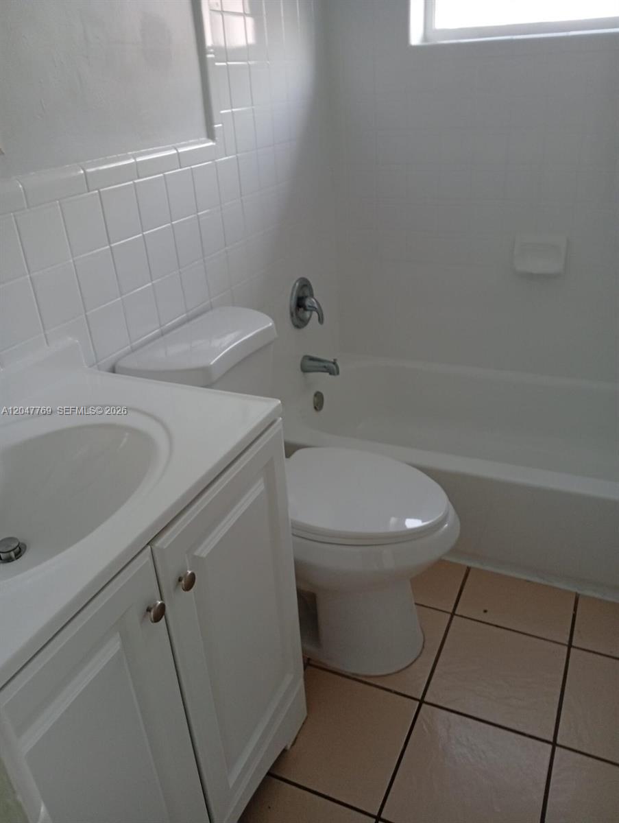 1420 NE 171st St # 2, North Miami Beach FL 33162