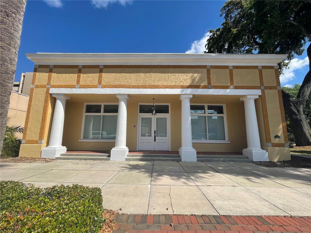 220 W MAIN STREET