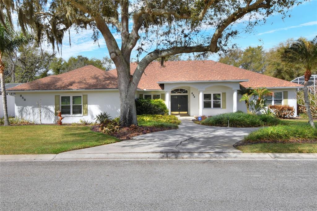 858 HANOVER WAY
