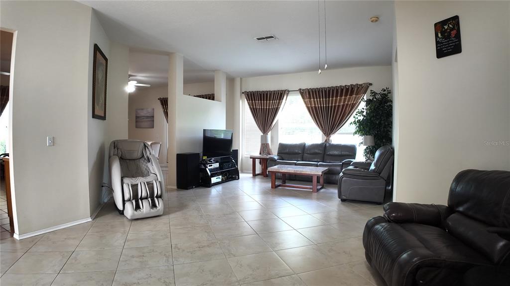 207 39TH STREET E, BRADENTON, FL — photo 3 of 30