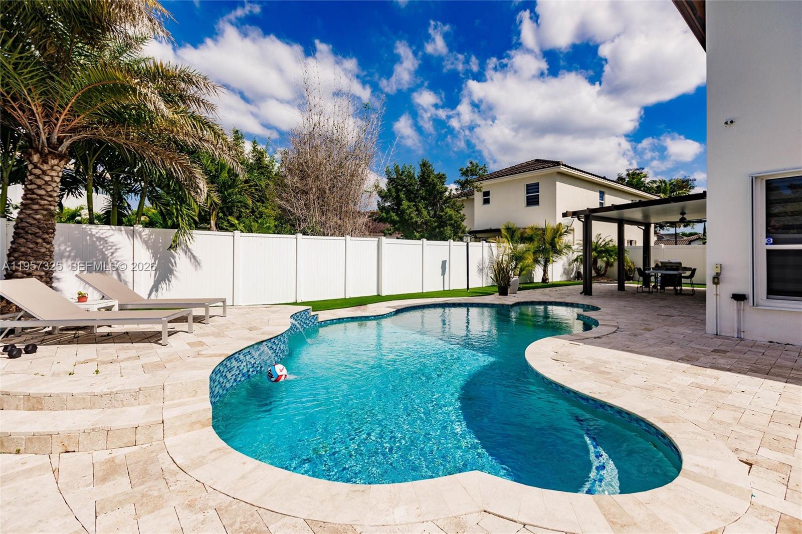17063 SW 91st St, Miami FL 33196