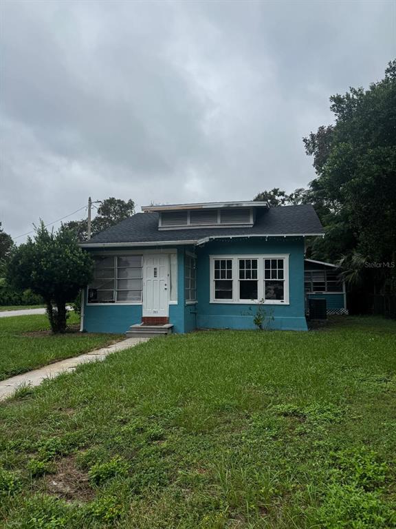 711 AVENUE E NE  WINTER