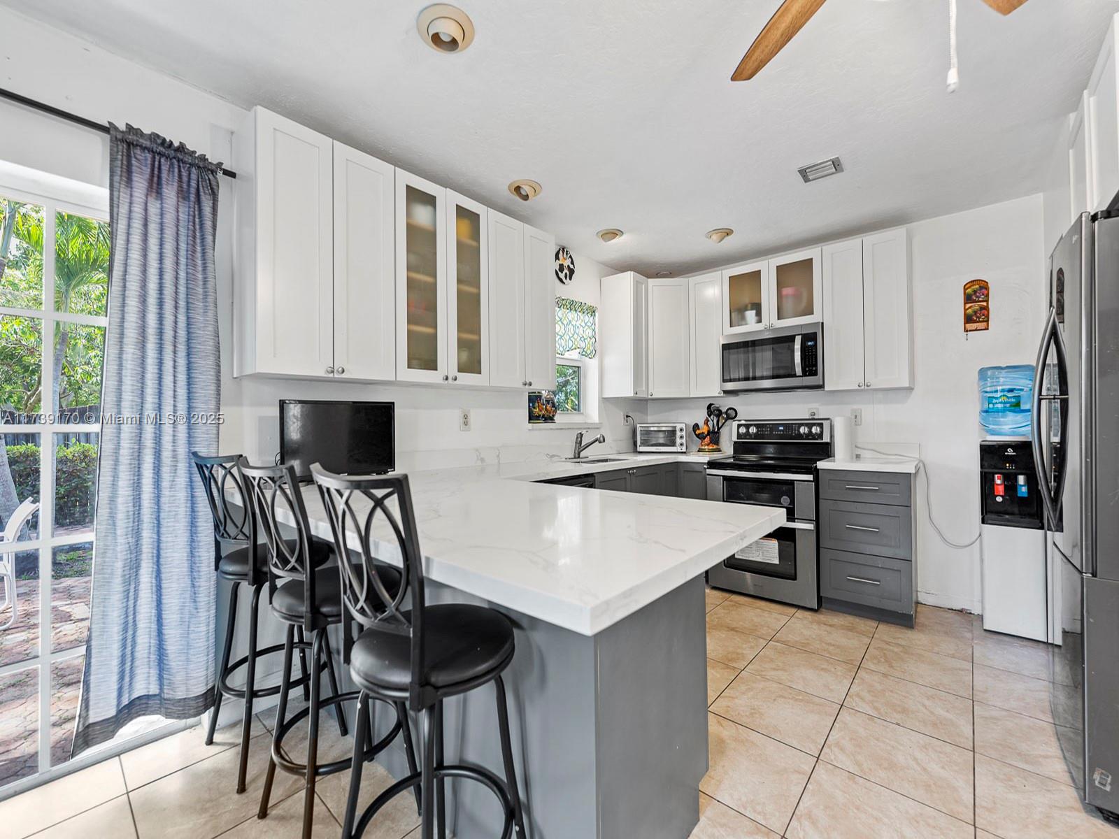 9350 SW 165th St, Palmetto Bay FL 33157