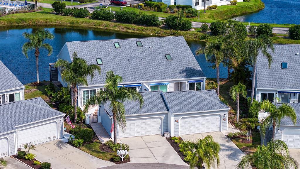 1005 PELICAN COURT