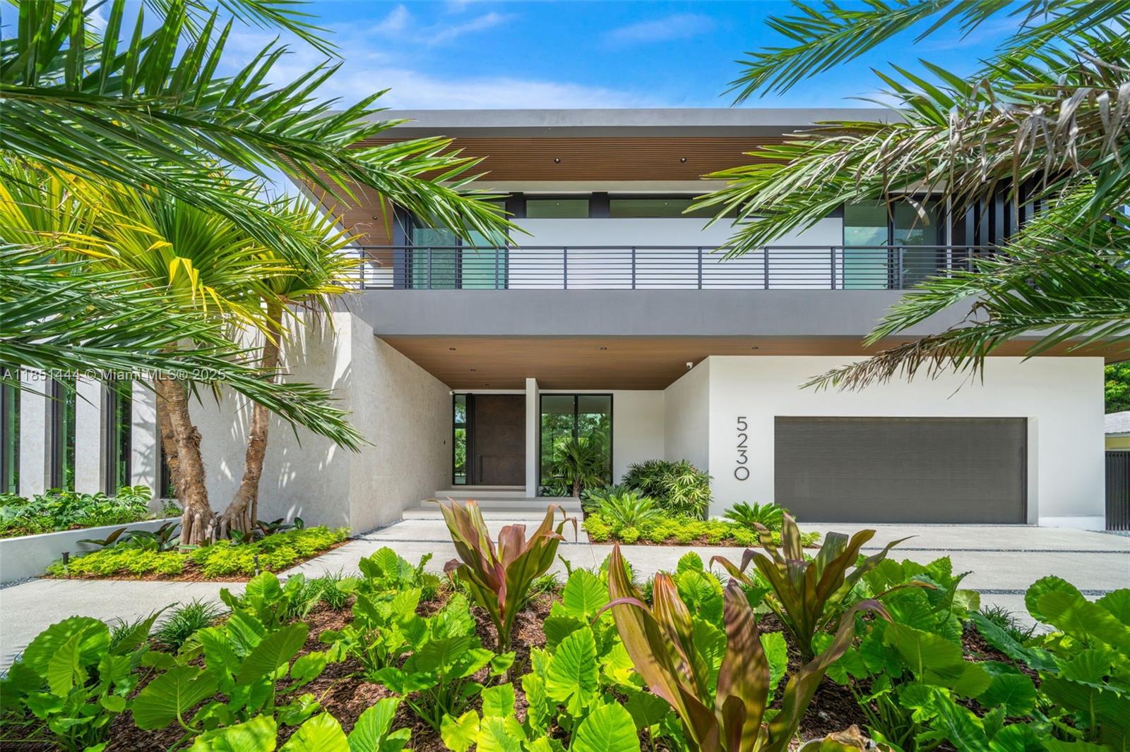 5230 SW 76th St, Miami FL 33143