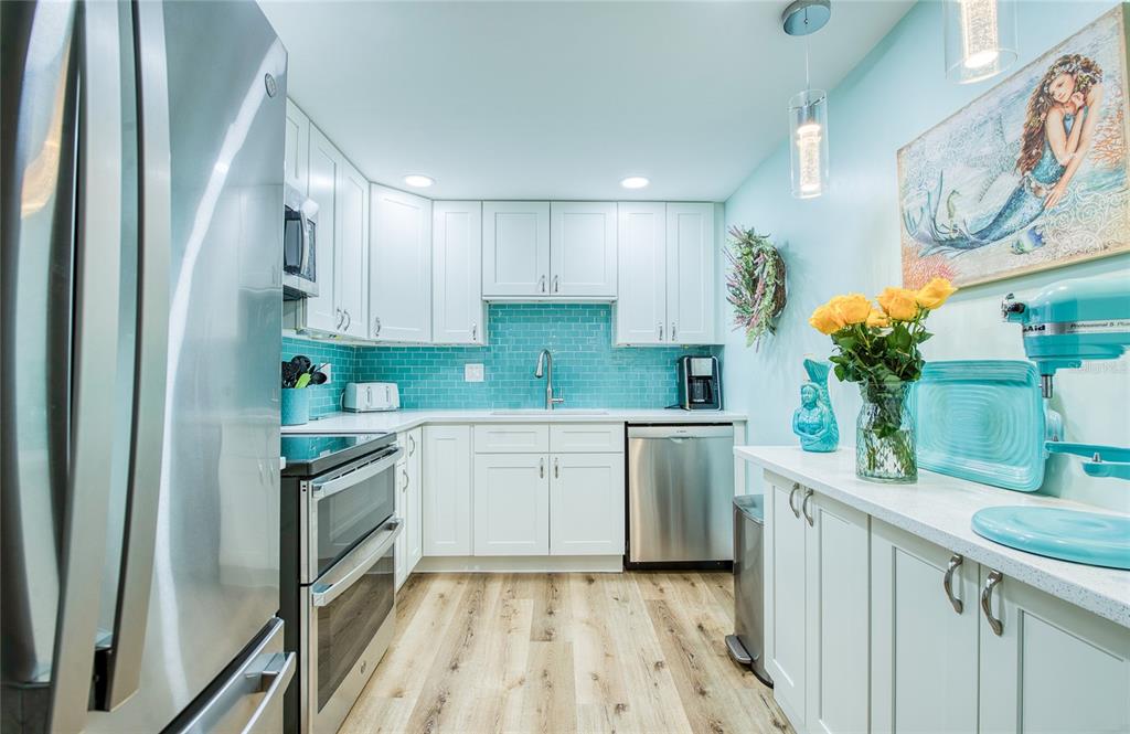 10216 REGAL DRIVE UNIT 310, LARGO, FL — photo 2 of 30