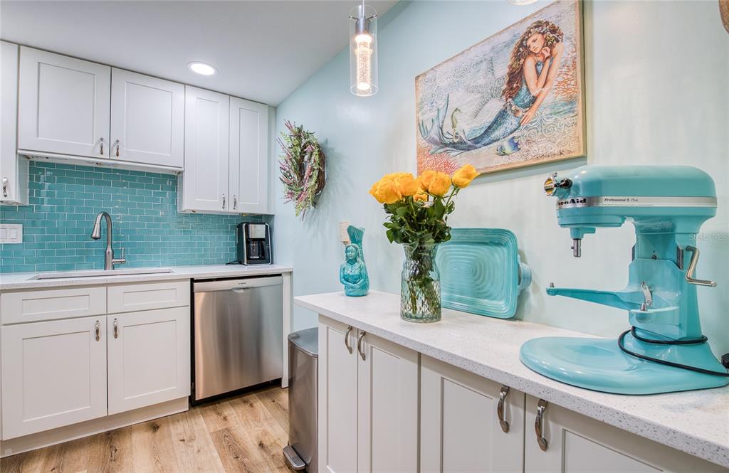 10216 REGAL DRIVE UNIT 310, LARGO, FL — photo 4 of 30