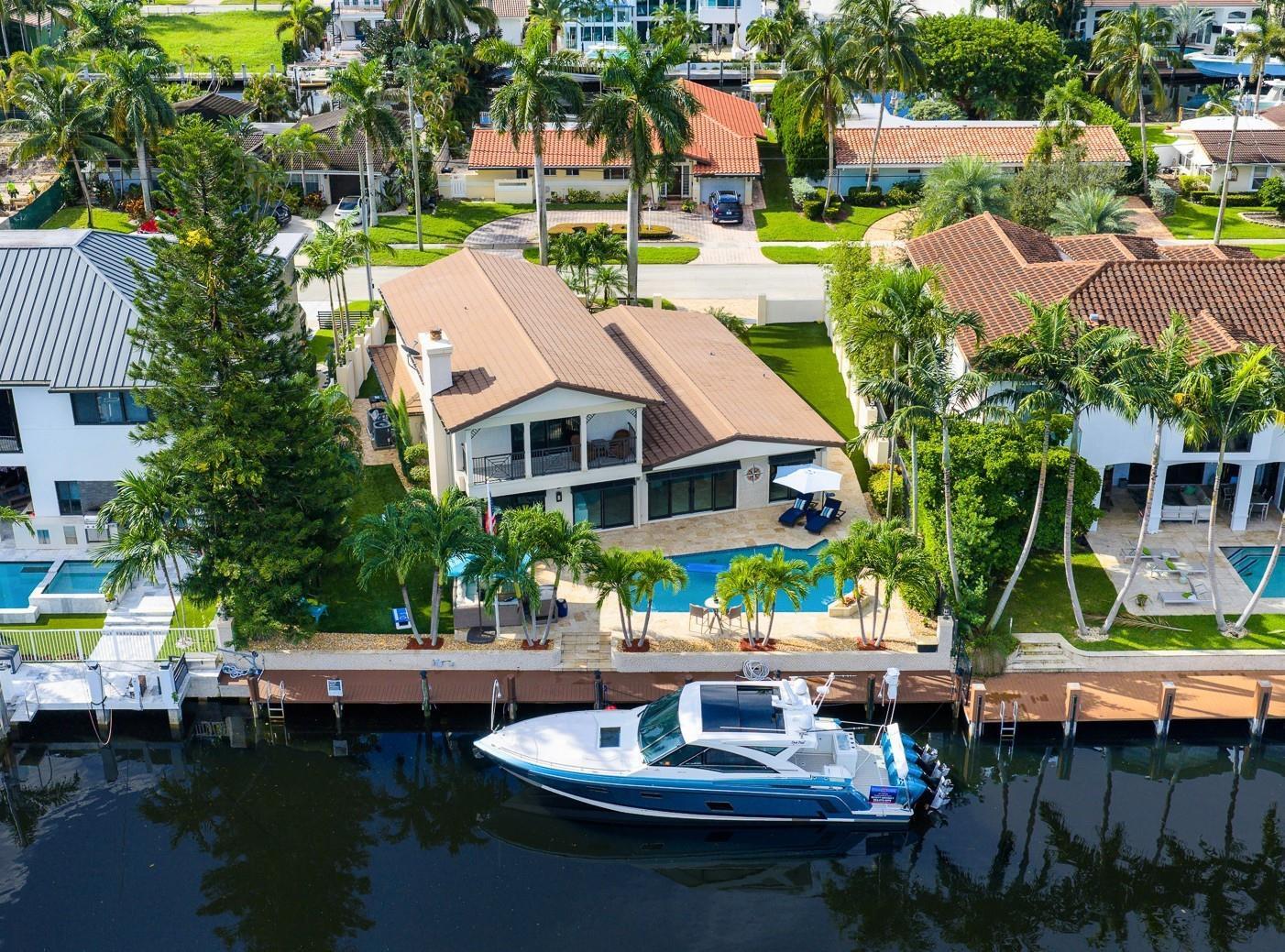 2541 NE 48th Street, Lighthouse Point FL 33064