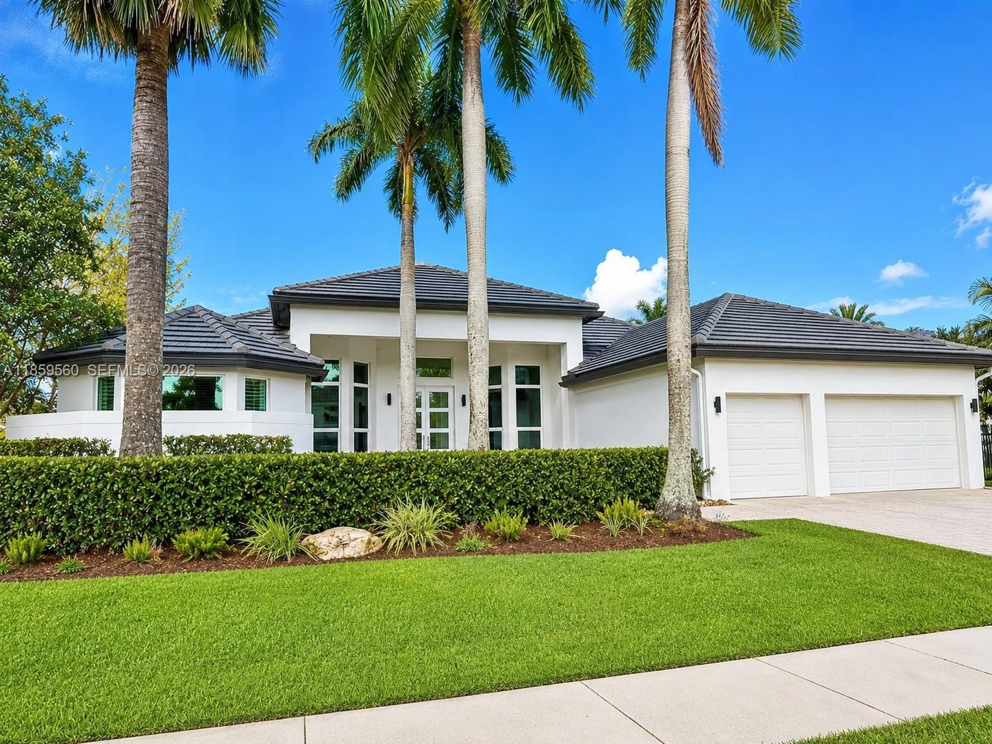 2523 Montclaire Cir, Weston FL 33327