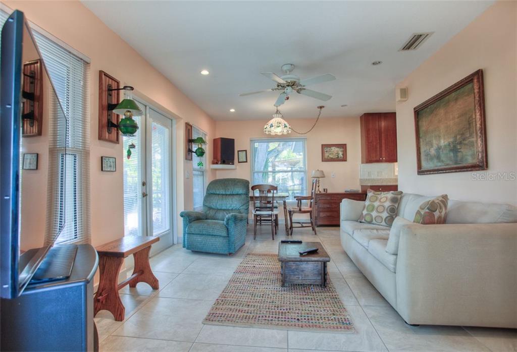 8005 19TH AVENUE NW, BRADENTON, FL — photo 4 of 24