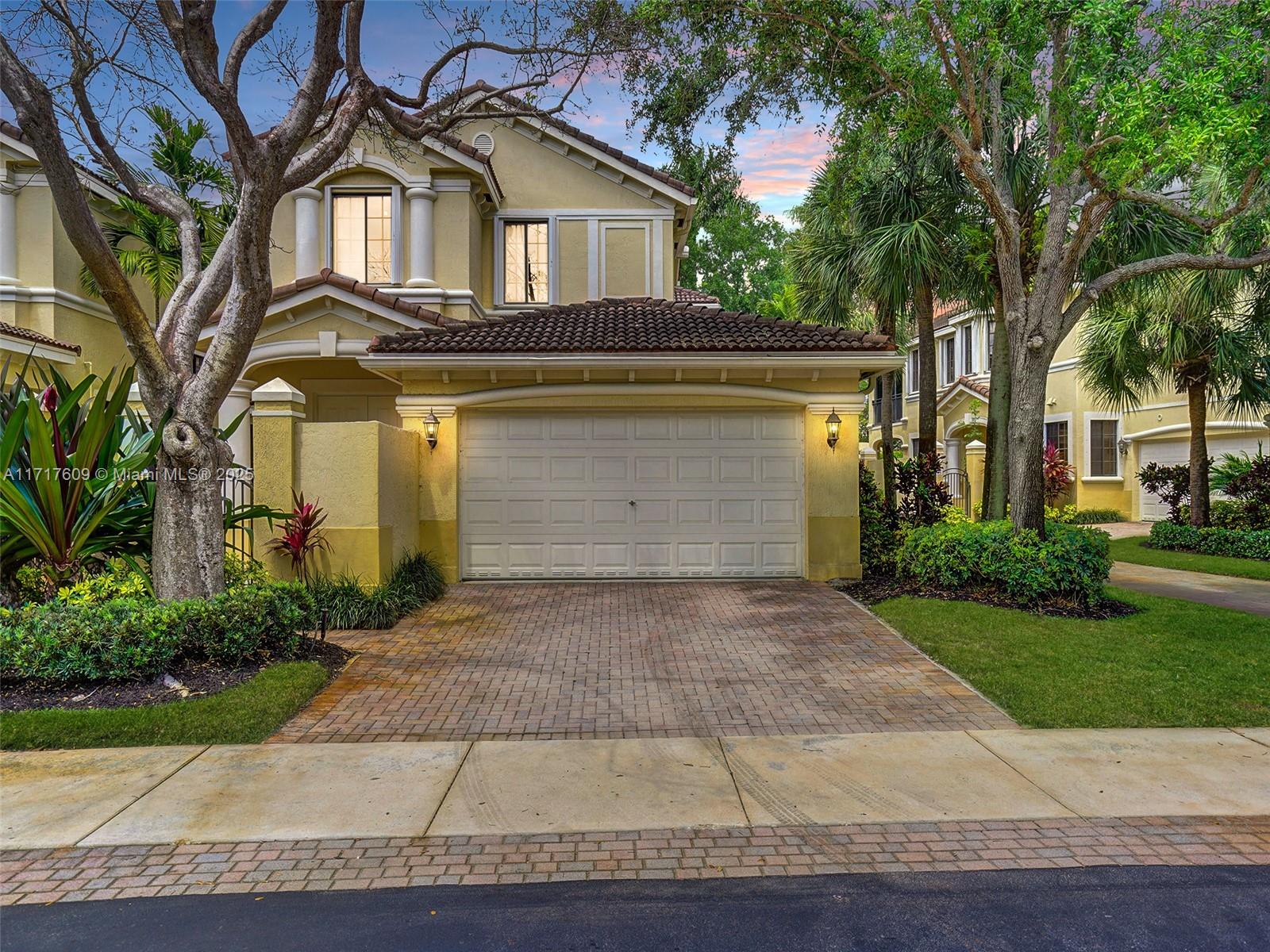 1689 Passion Vine Cir # 4, Weston FL 33326