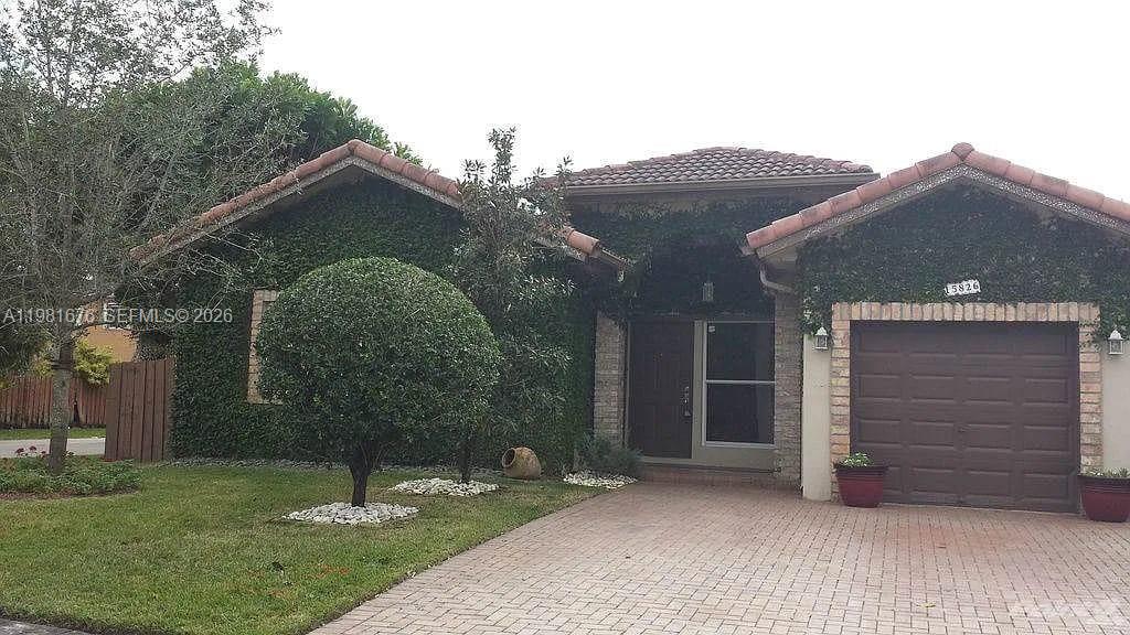 15826 SW 138th Ter, Miami FL 33196