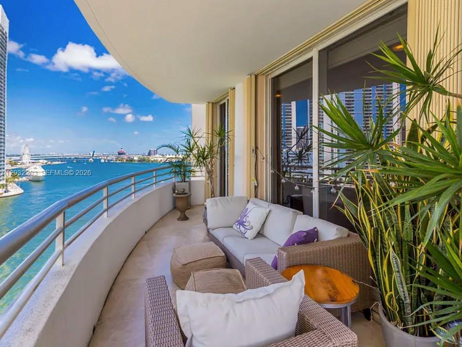888 Brickell Key Dr # 1004, Miami FL 33131