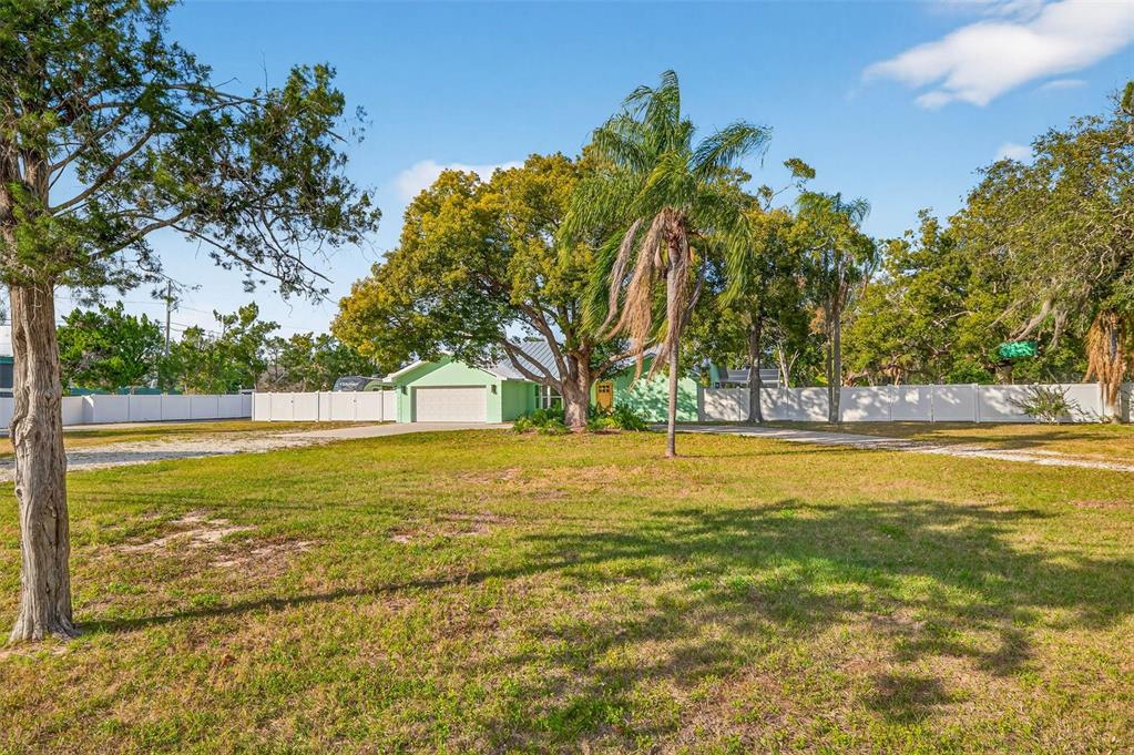 11945 74TH AVENUE, SEMINOLE, FL — photo 3 of 30