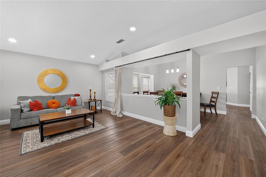 8809 PARLIAMENT COURT, KISSIMMEE, FL — photo 4 of 30