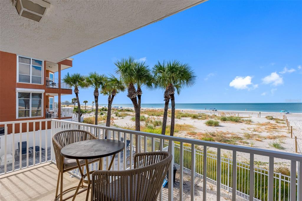 13336 GULF BOULEVARD UNIT 101, MADEIRA BEACH, FL — photo 5 of 23