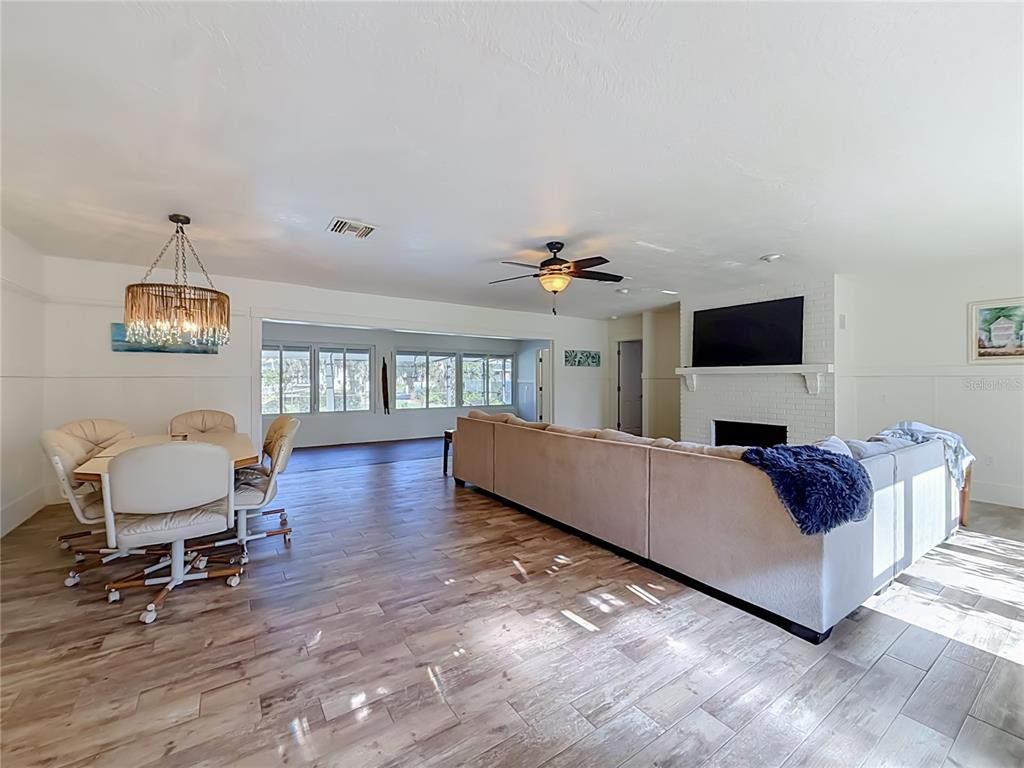 536 NW 9TH AVENUE, CRYSTAL RIVER, FL — photo 2 of 30