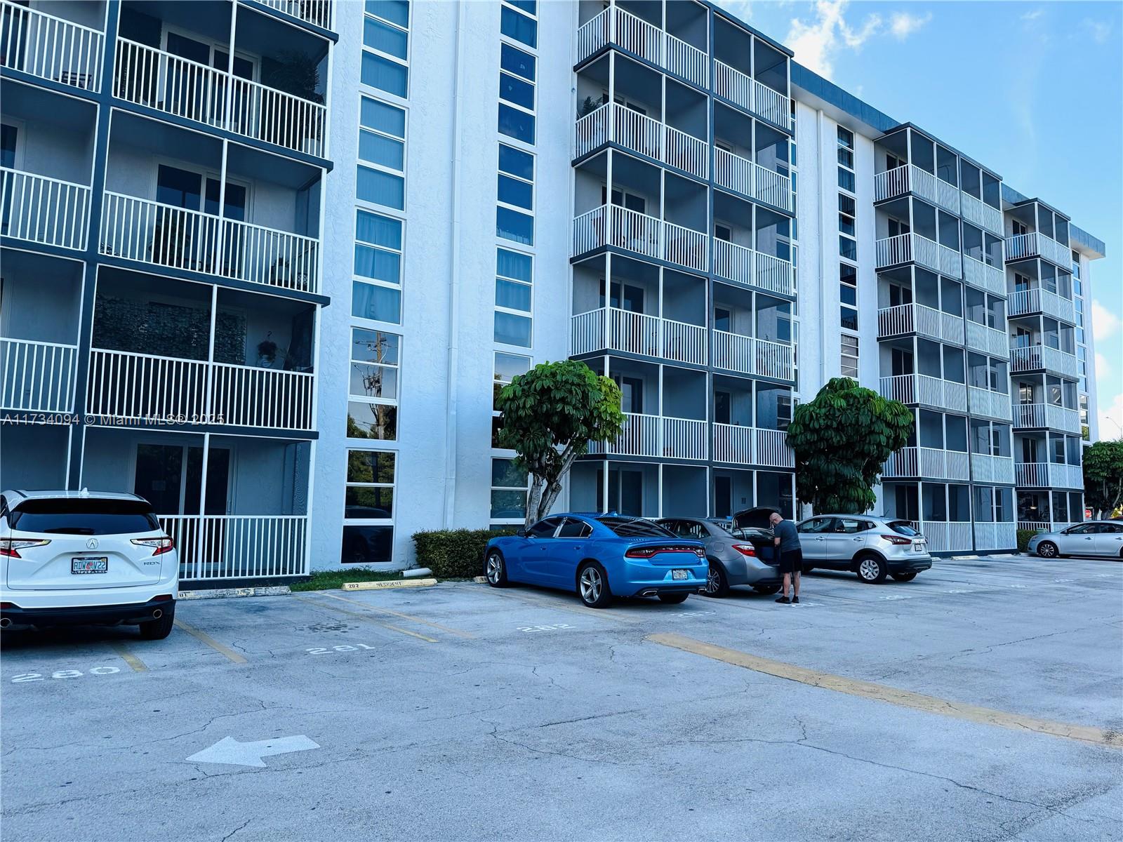 16950 W Dixie Hwy # a429, North Miami Beach FL 33160