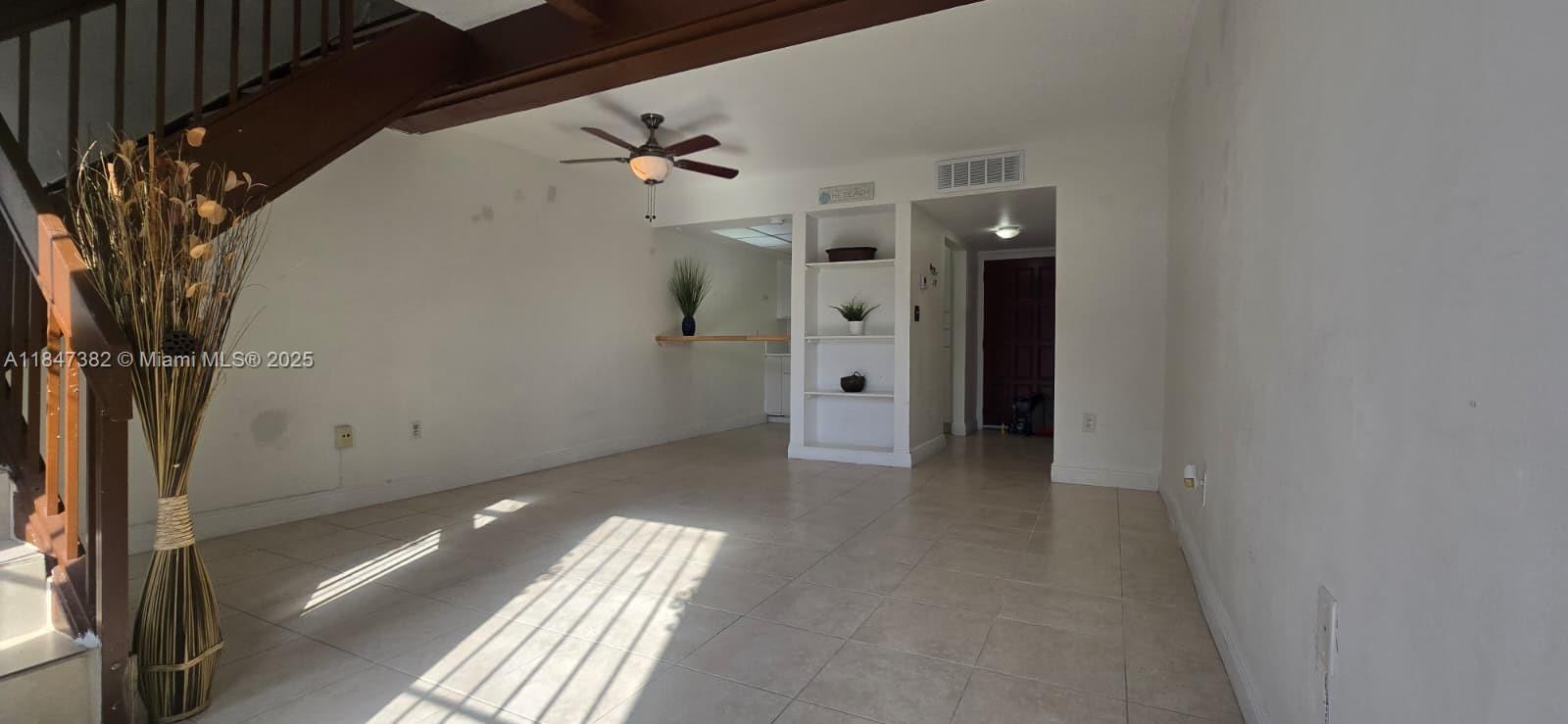 1750 W 56th St # 231, Hialeah FL 33012