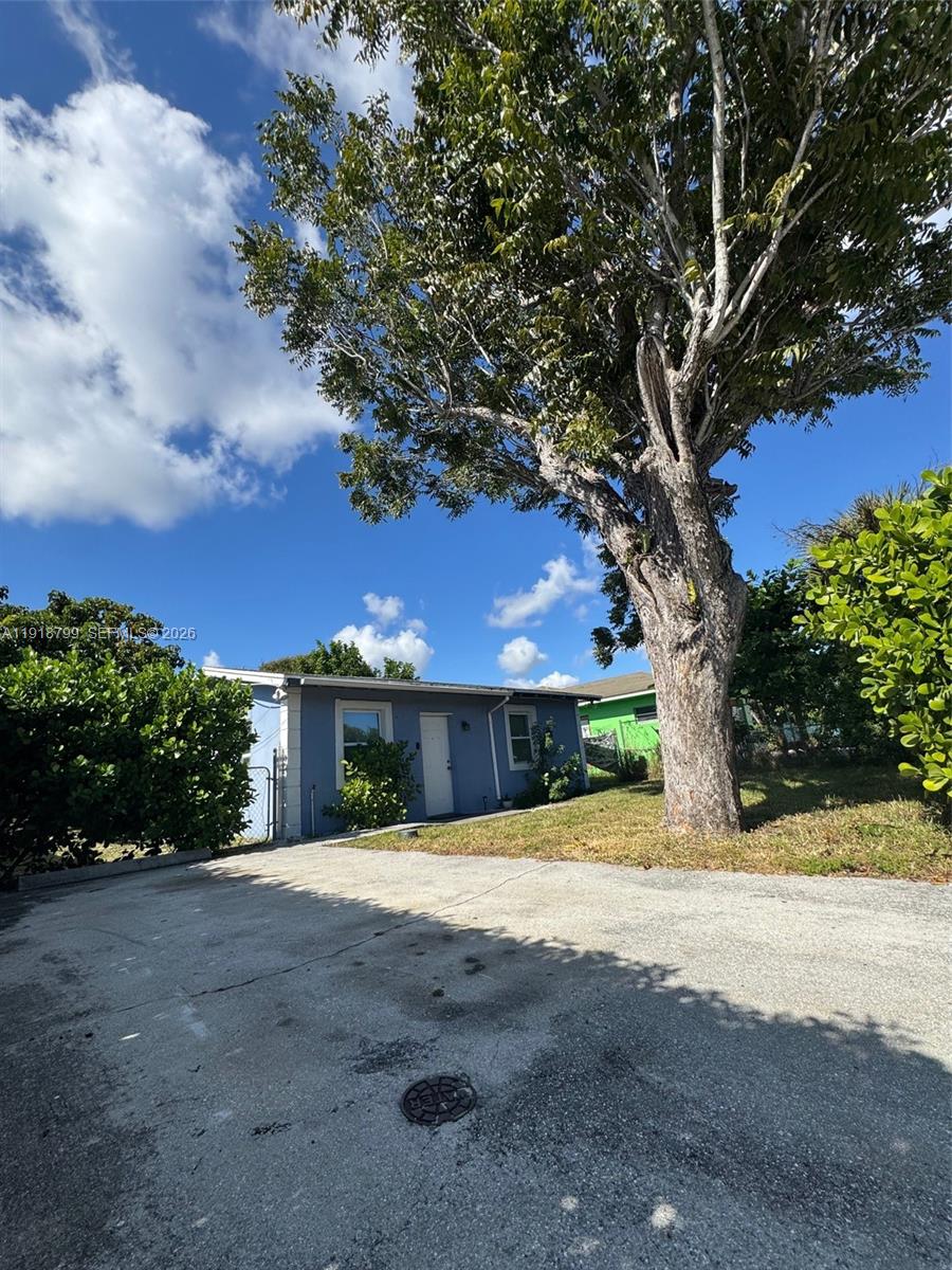 218 SW 11th Ave, Delray Beach FL 33444