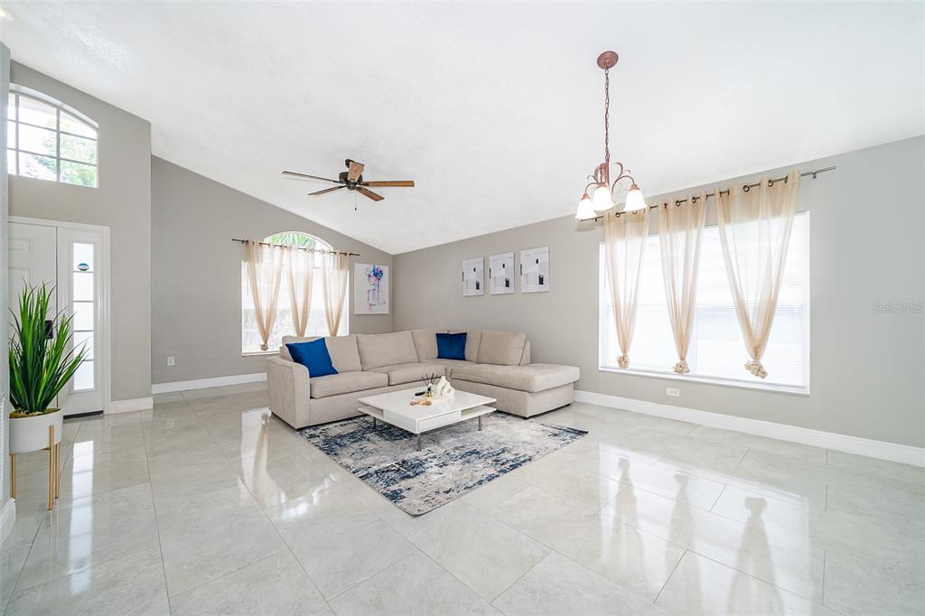 207 LANGHAM DRIVE, DAVENPORT, FL — photo 2 of 30