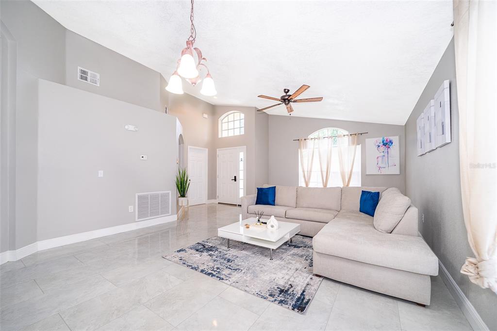 207 LANGHAM DRIVE, DAVENPORT, FL — photo 4 of 30
