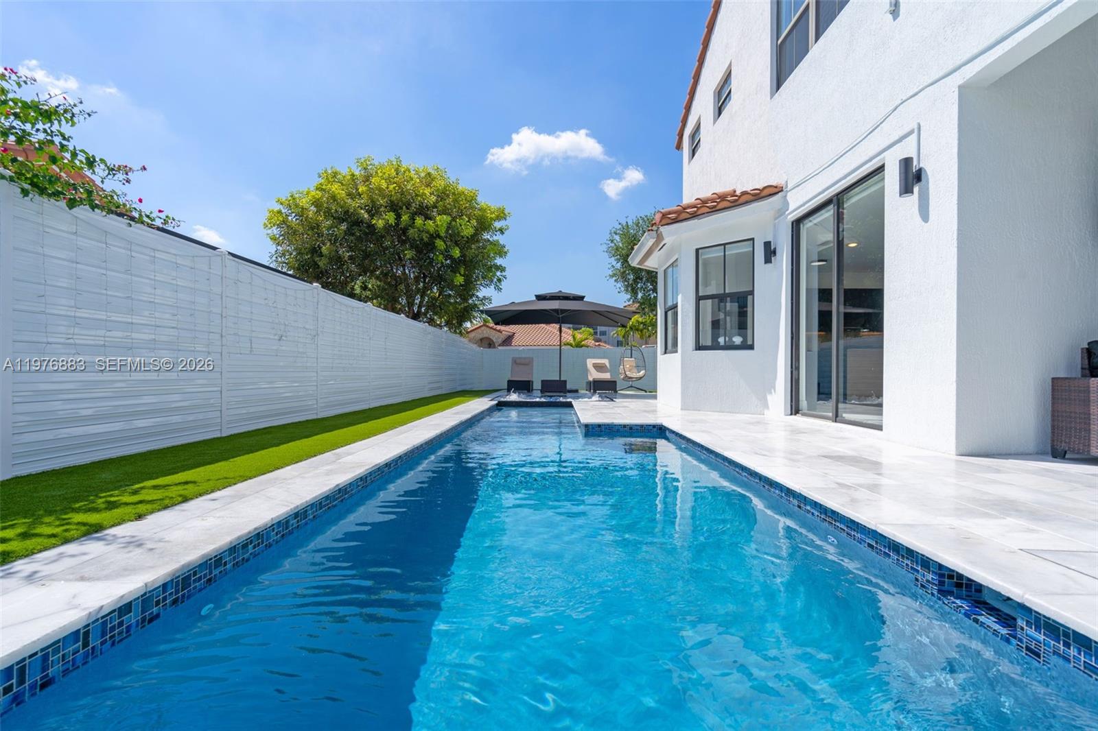 1005 NW 100th Ave, Miami FL 33172