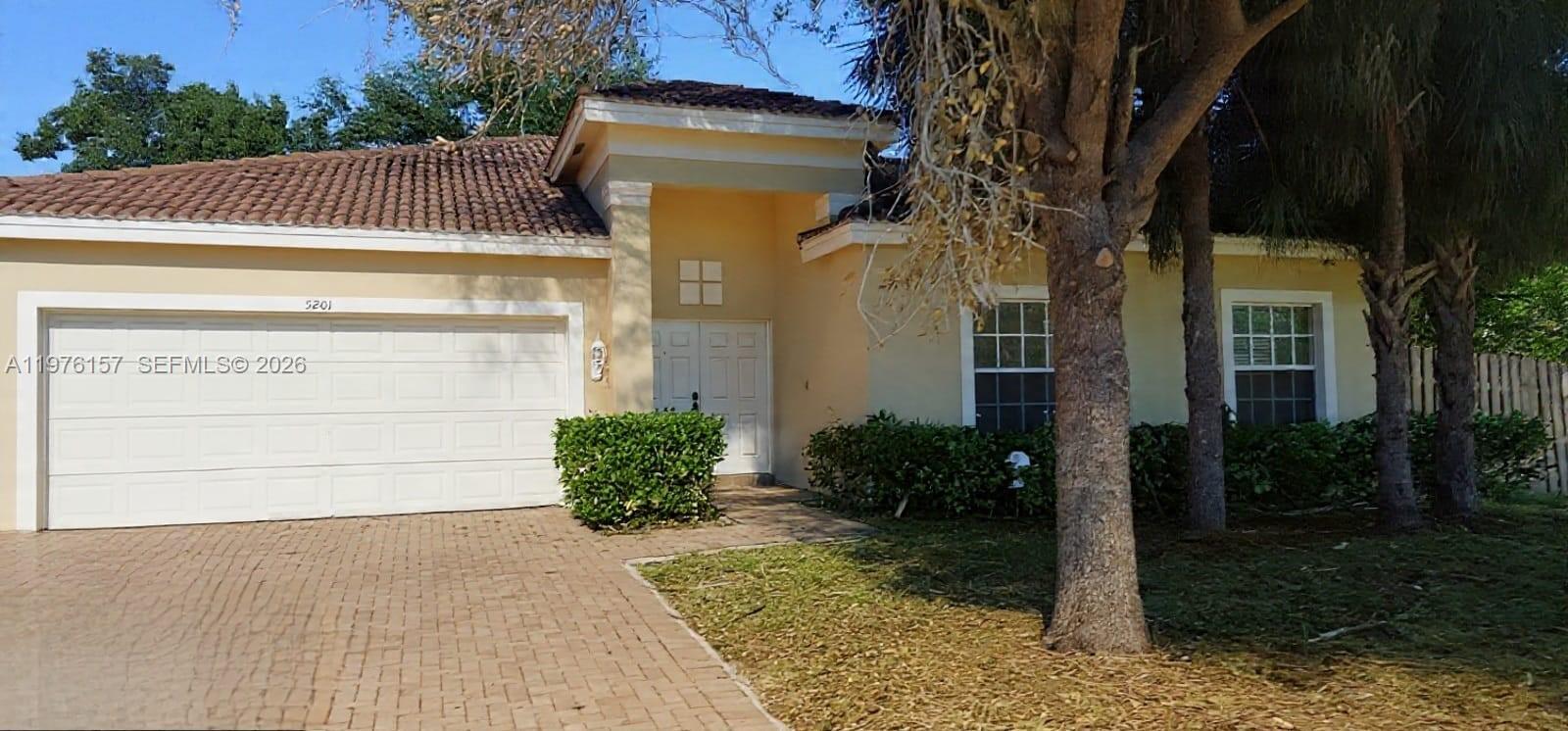 5201 NW 25th St, Lauderhill FL 33313