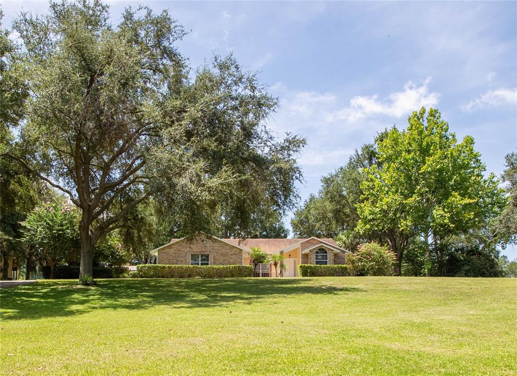 14932 THOROUGHBRED LN