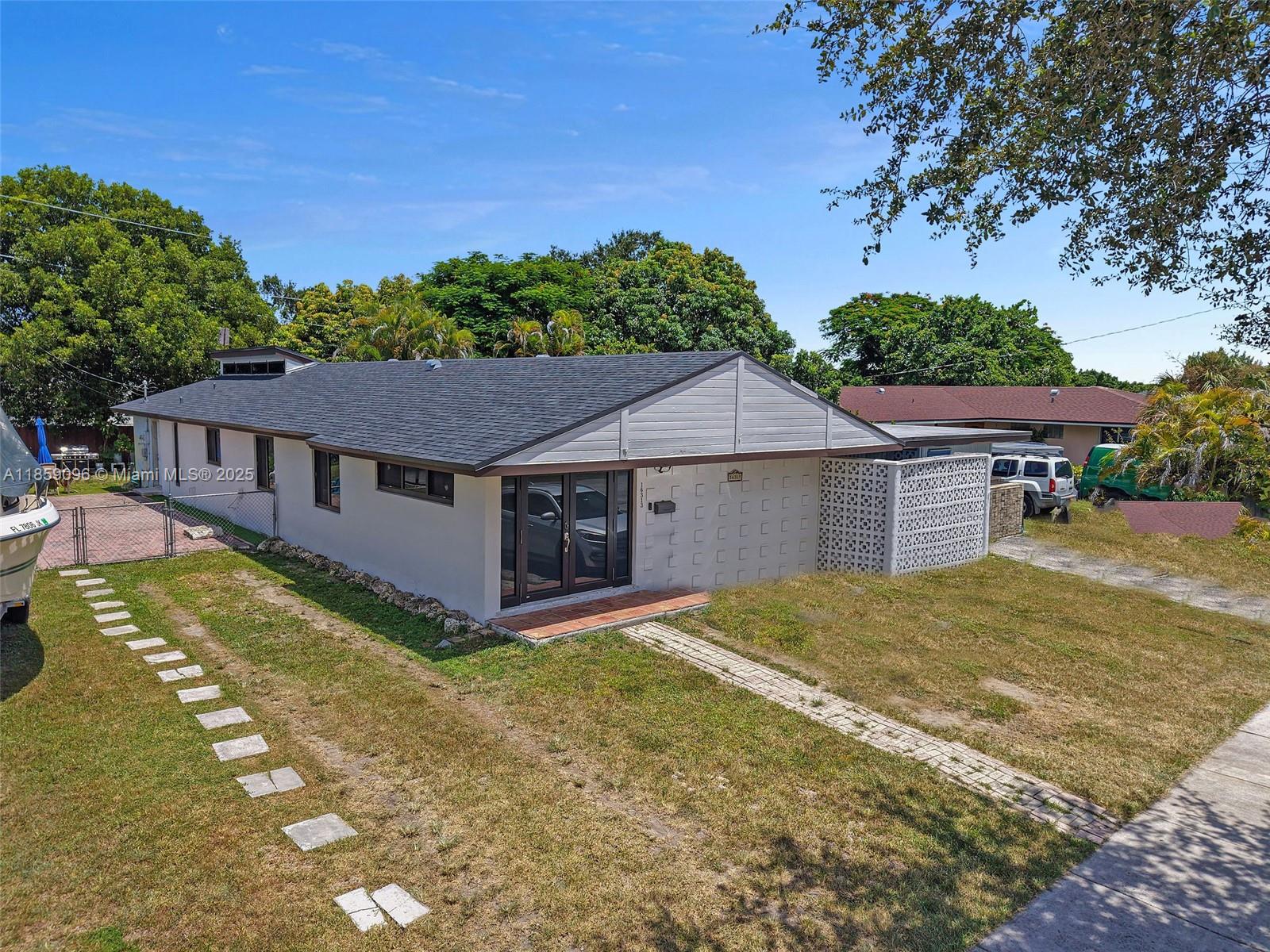 16313 SW 99th Pl, Miami FL 33157