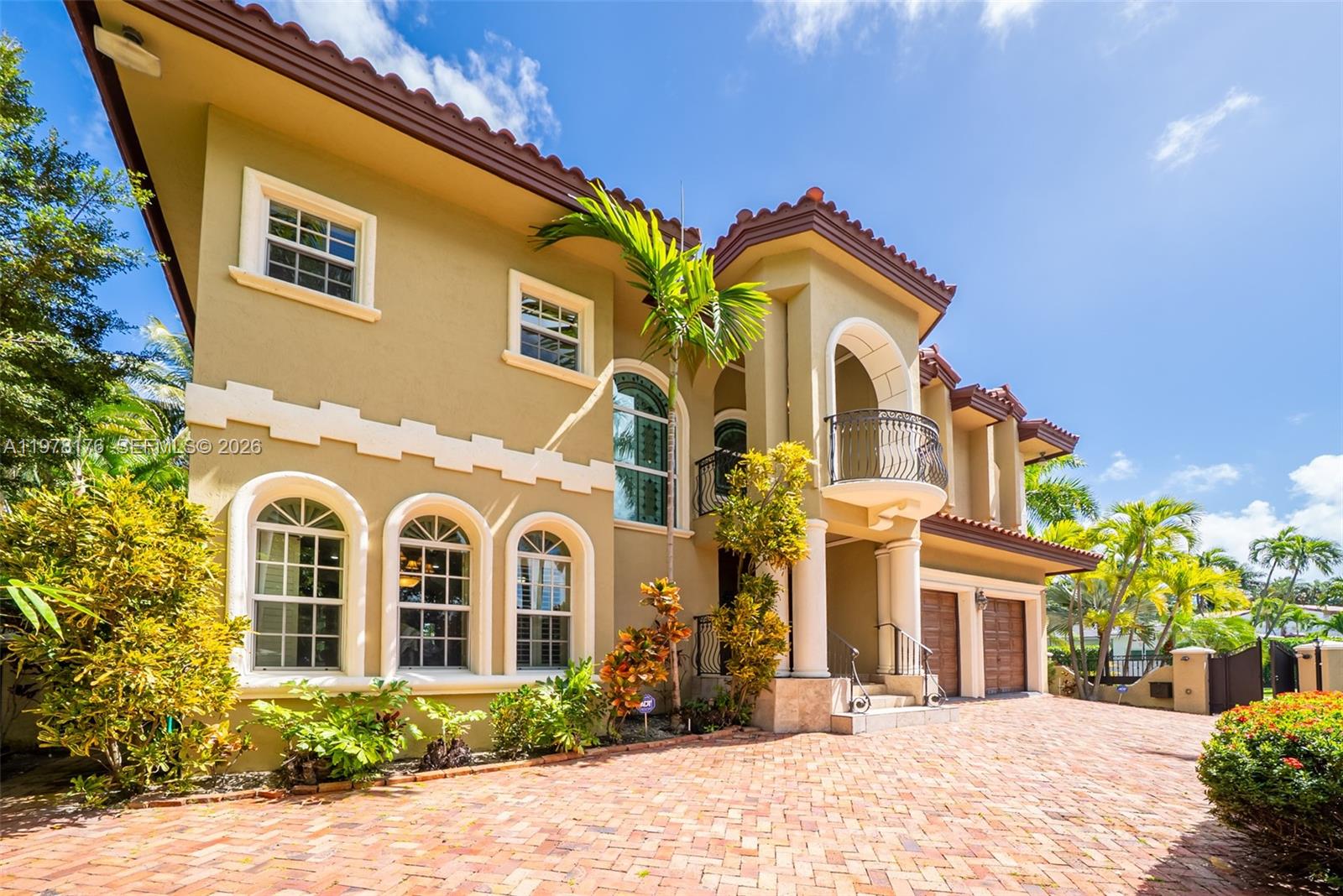 4501 N Bay Rd, Miami Beach FL 33140
