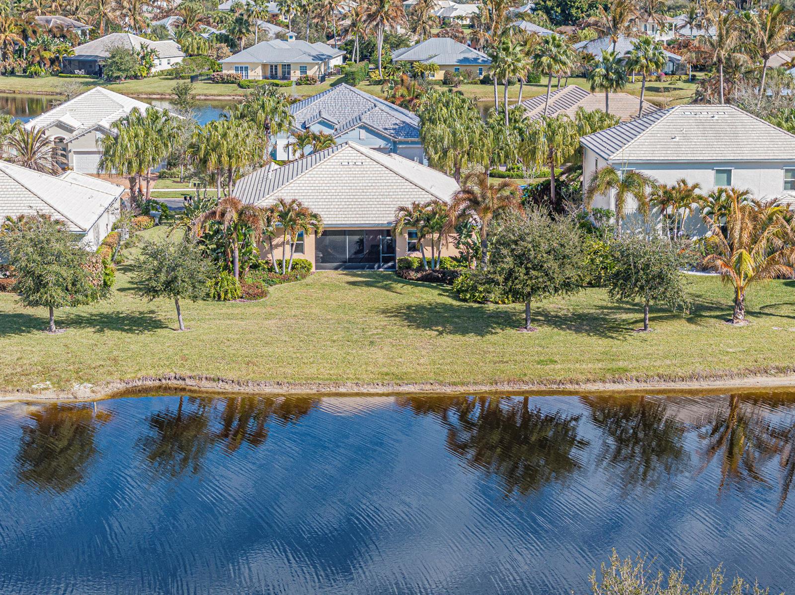 VERO BEACH, FL — photo 2 of 30