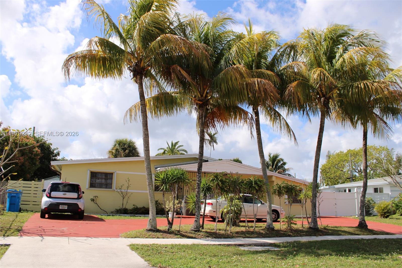 3740 SW 32nd St, West Park FL 33023