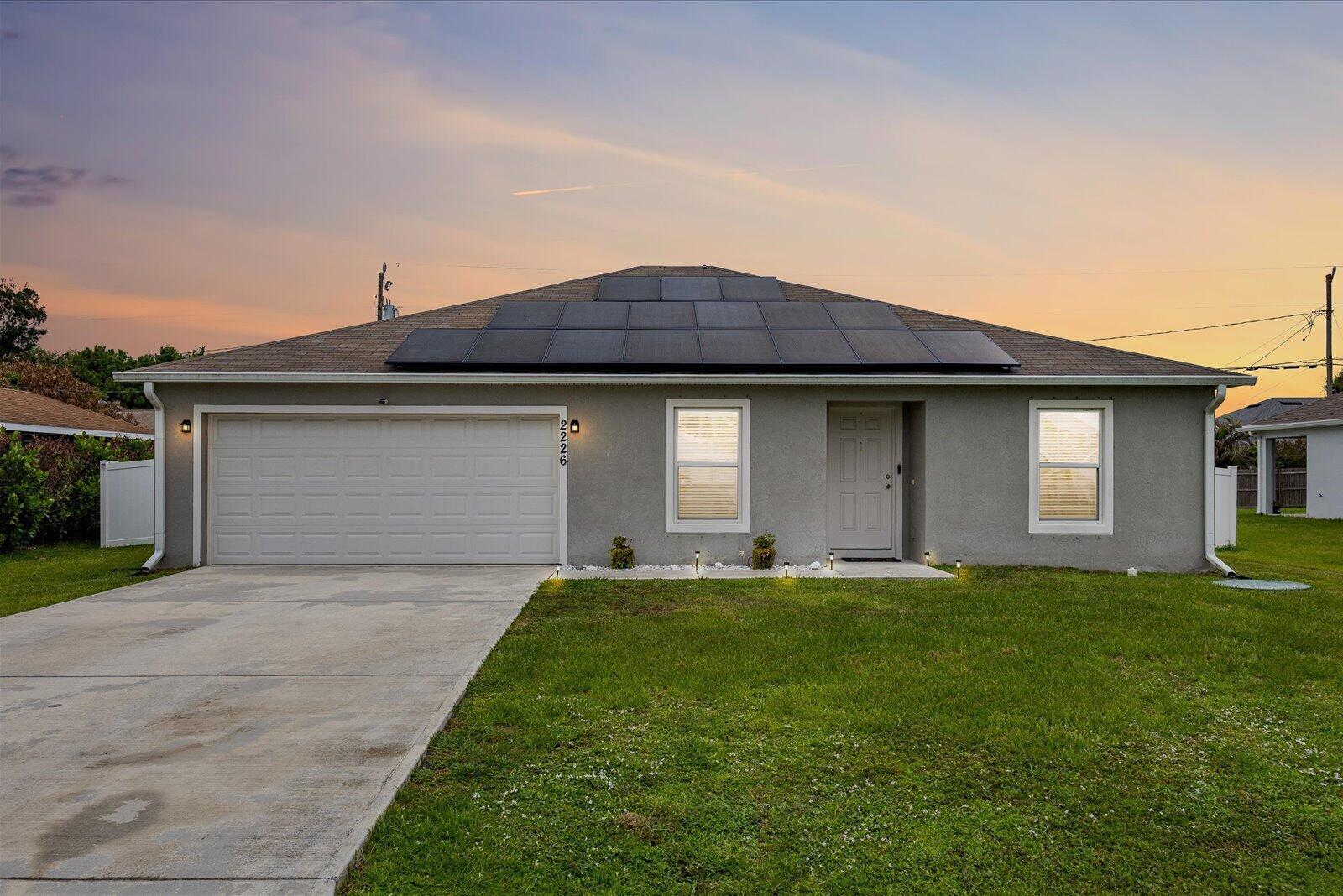 2226 SE Heathwood Circle, Port St. Lucie FL 34952