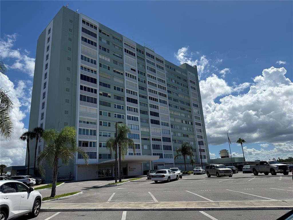 31 ISLAND WAY UNIT 1107