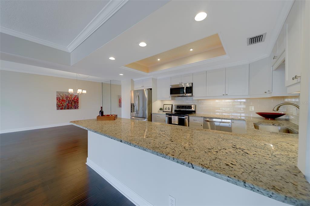 8 BELLEVIEW BOULEVARD UNIT 308, BELLEAIR, FL — photo 2 of 30