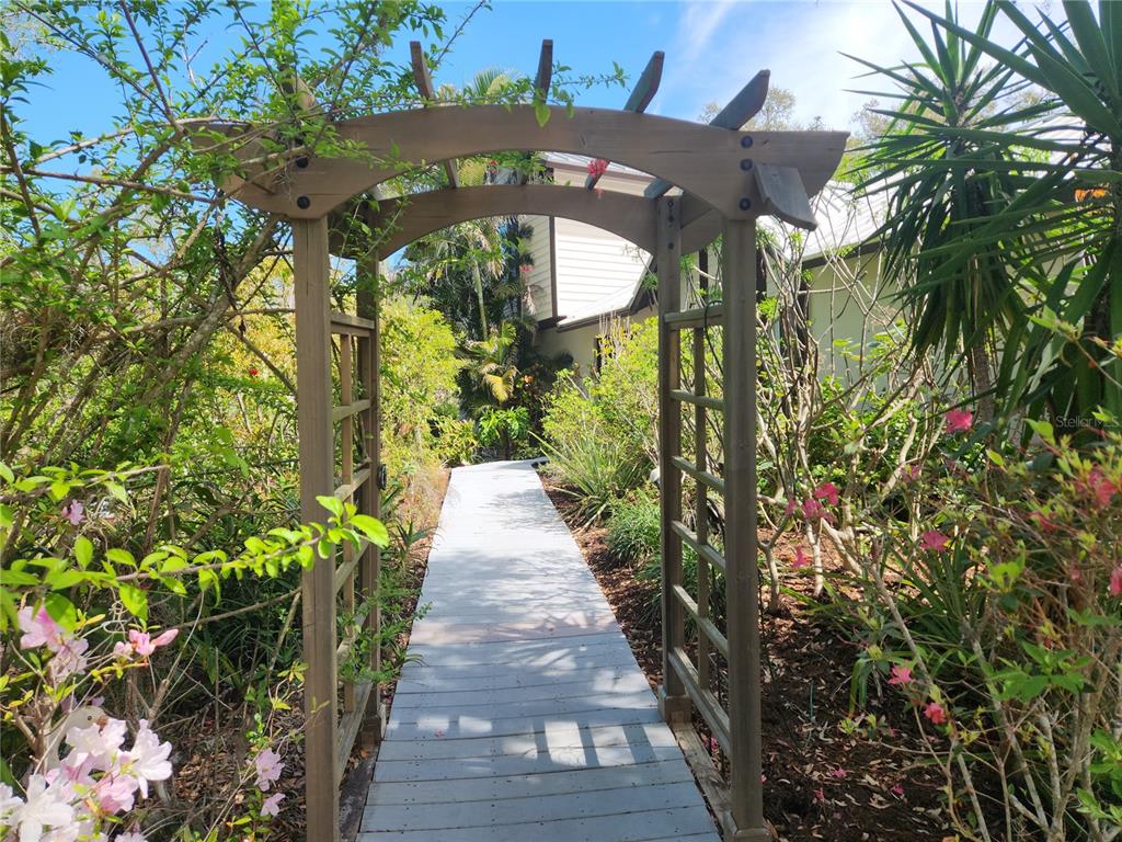 1035 SIRUS TRAIL, SARASOTA, FL — photo 4 of 30