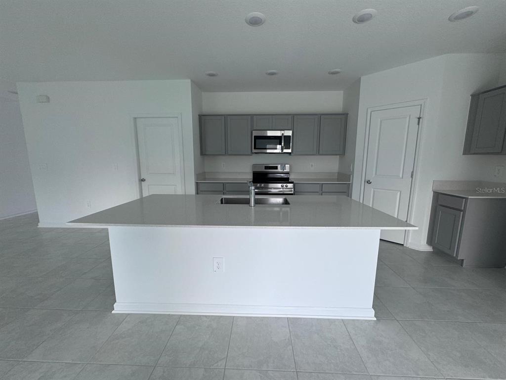 981 HAROLD PASS, WINTER HAVEN, FL — photo 3 of 13