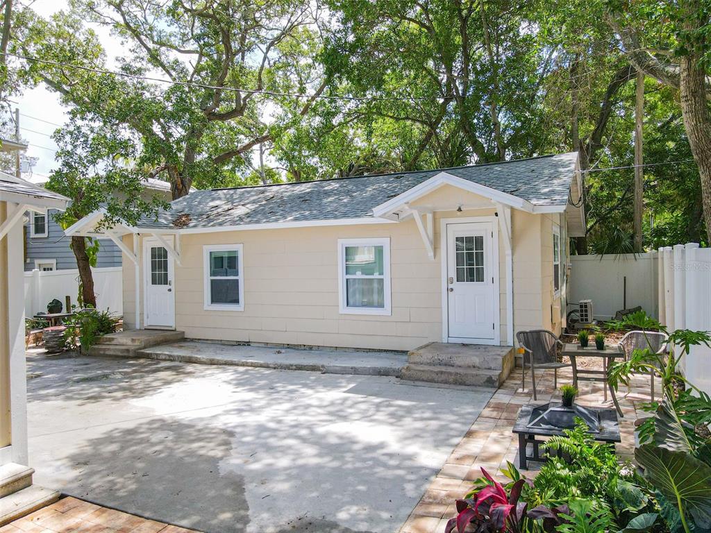 609 N OSCEOLA AVENUE UNIT A & B