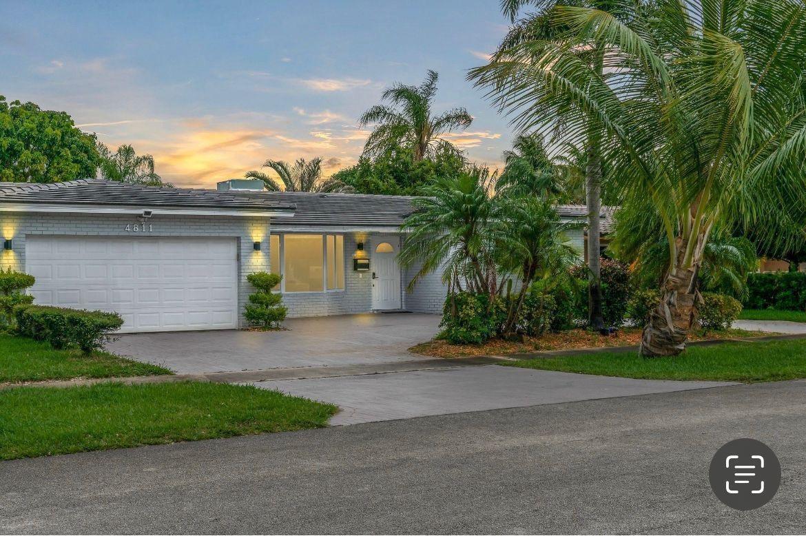 4811 Hayes Street, Hollywood FL 33021