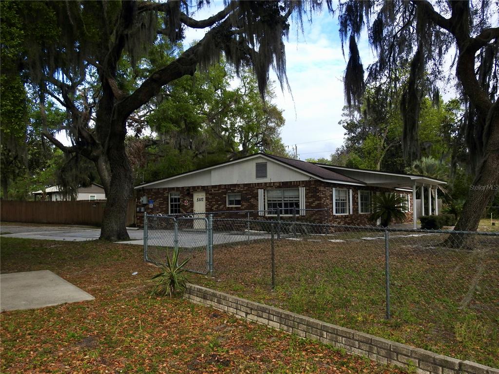 5107 COUNTY ROAD 163, WILDWOOD, FL — photo 4 of 30