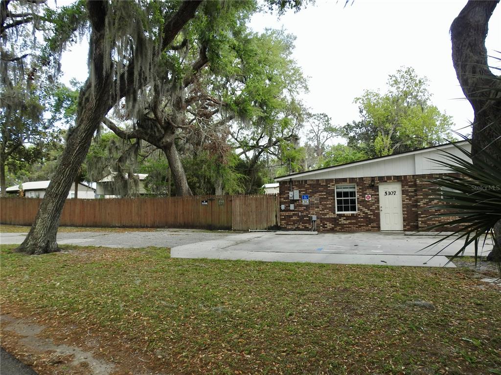 5107 COUNTY ROAD 163, WILDWOOD, FL — photo 5 of 30