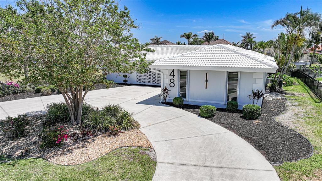 48 HIBISCUS DRIVE