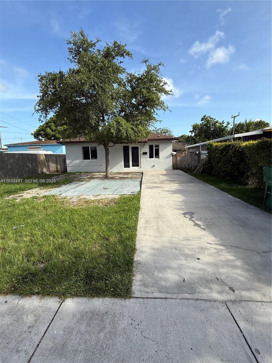 1720 NW 44th St, Miami FL 33142
